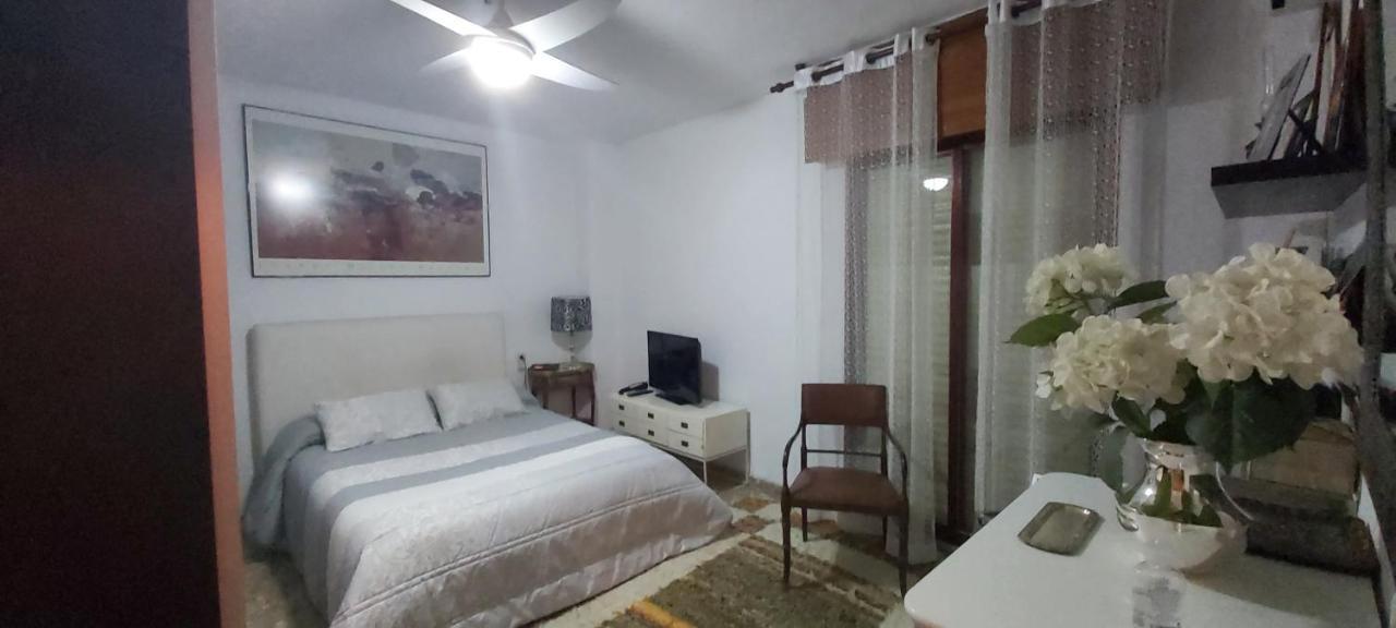 Lola.- Habitacion De Matrimonio, Con Bano Privado Granada Exterior foto